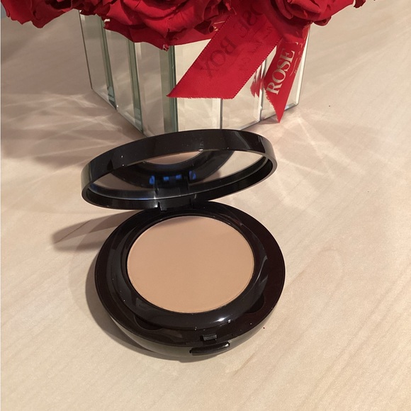 Laura Mercier Smooth Finish Foundation Powder